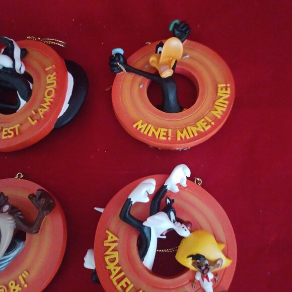 Lot Of 4 Bradford Exchange Editions Warner Bros Looney Tunes Christmas Ornaments - Picture 4 of 11